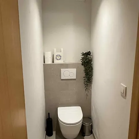 Modern In Op Toplocatie! דירה *